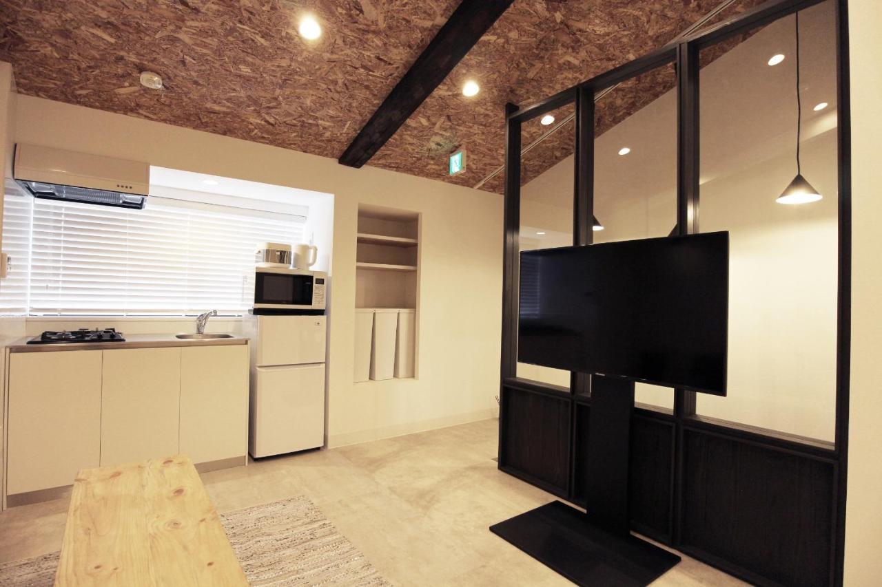 Sekai Hotel Nishikujyo โอซาก้า ภายนอก รูปภาพ